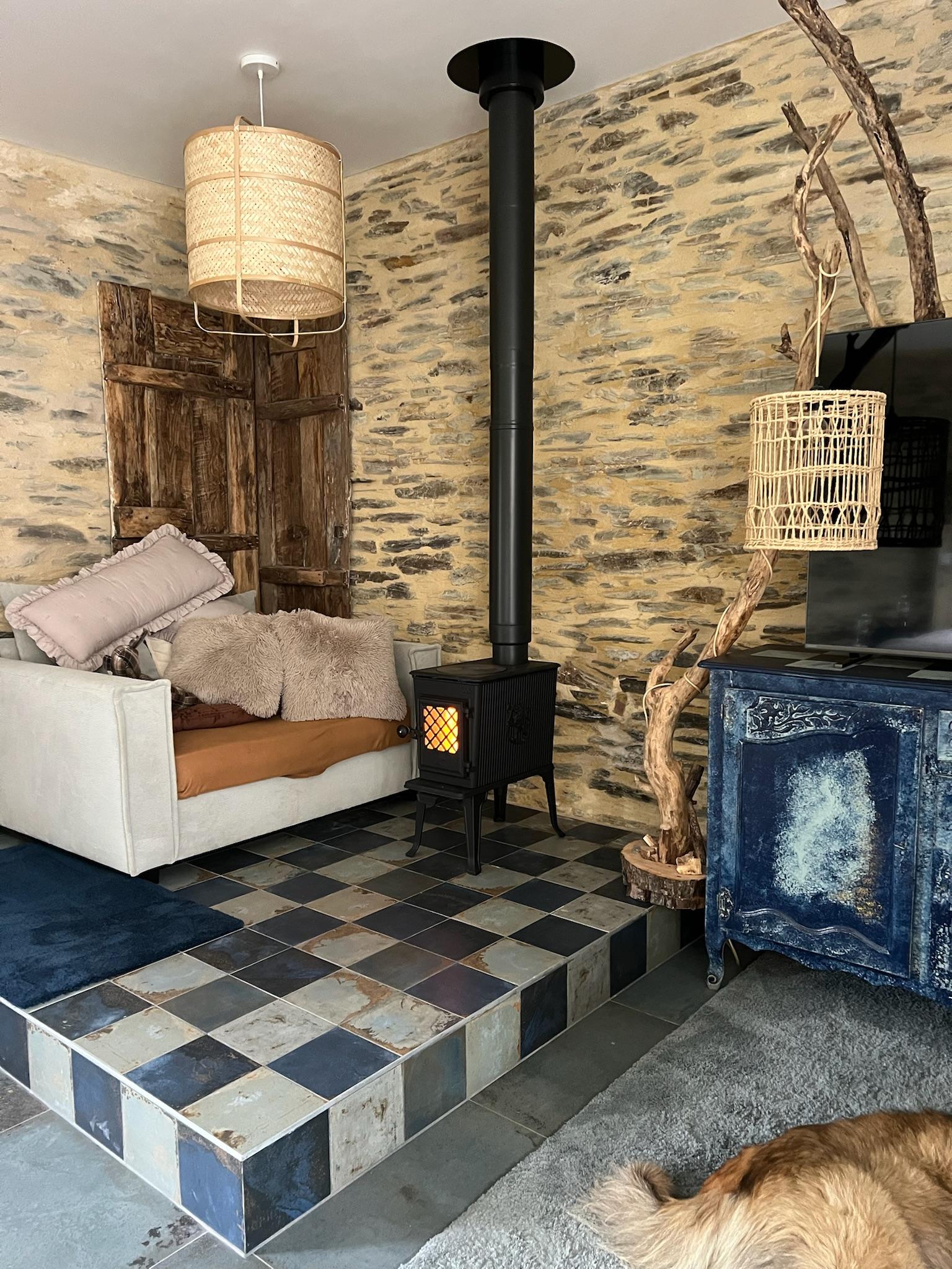 Installation d’un poêle à bois Jøtul F602 revisité à Castillon