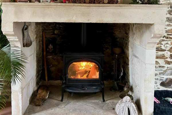 Pose d’un poêle à bois Jotul F400 Eco à Amaye-sur-Seulles