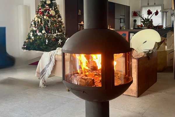 Installation d'une cheminée bois design Focus à Creully