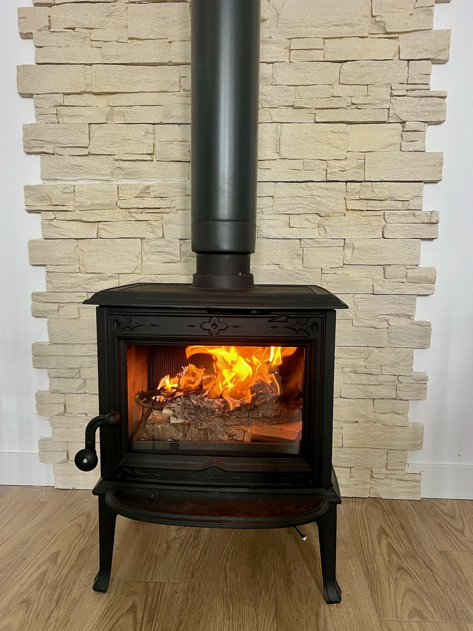 Installation d'un poêle à bois Jotul F100 à Mézidon-Canon