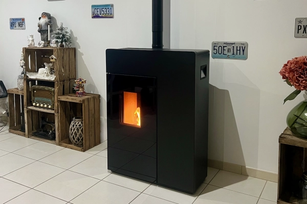 Installation d’un poêle à granulés haute technologie Rika sur la côte de Nacre