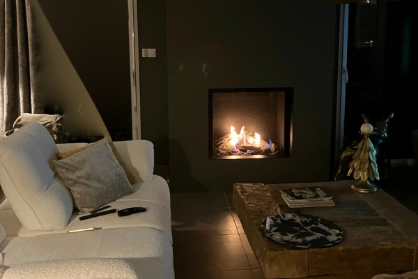 Pose d’une cheminée à gaz Truevision 850V à Deauville