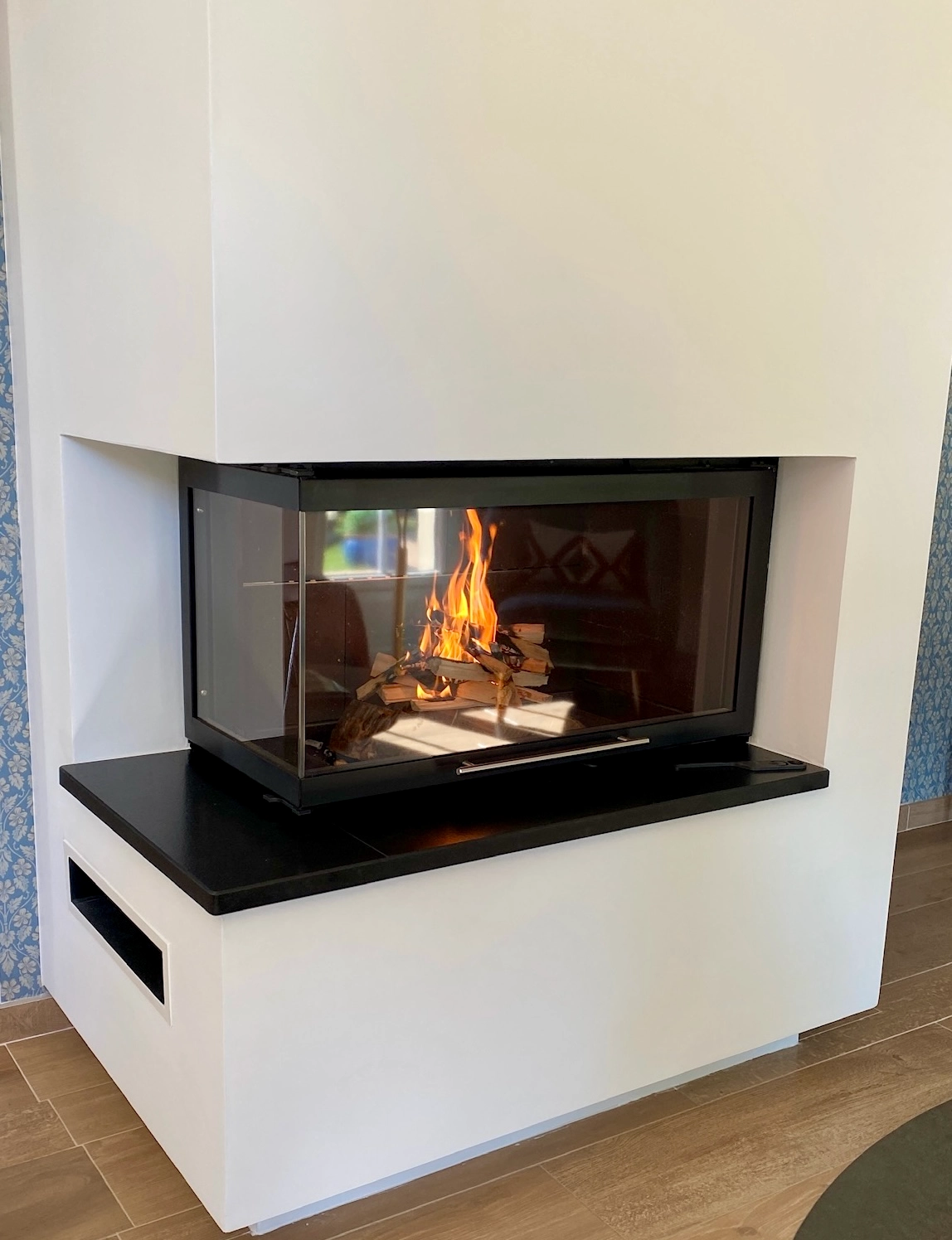 Installation d'un Tecknika Latéral 900 Totem Fire à Cambes-en-Plaine