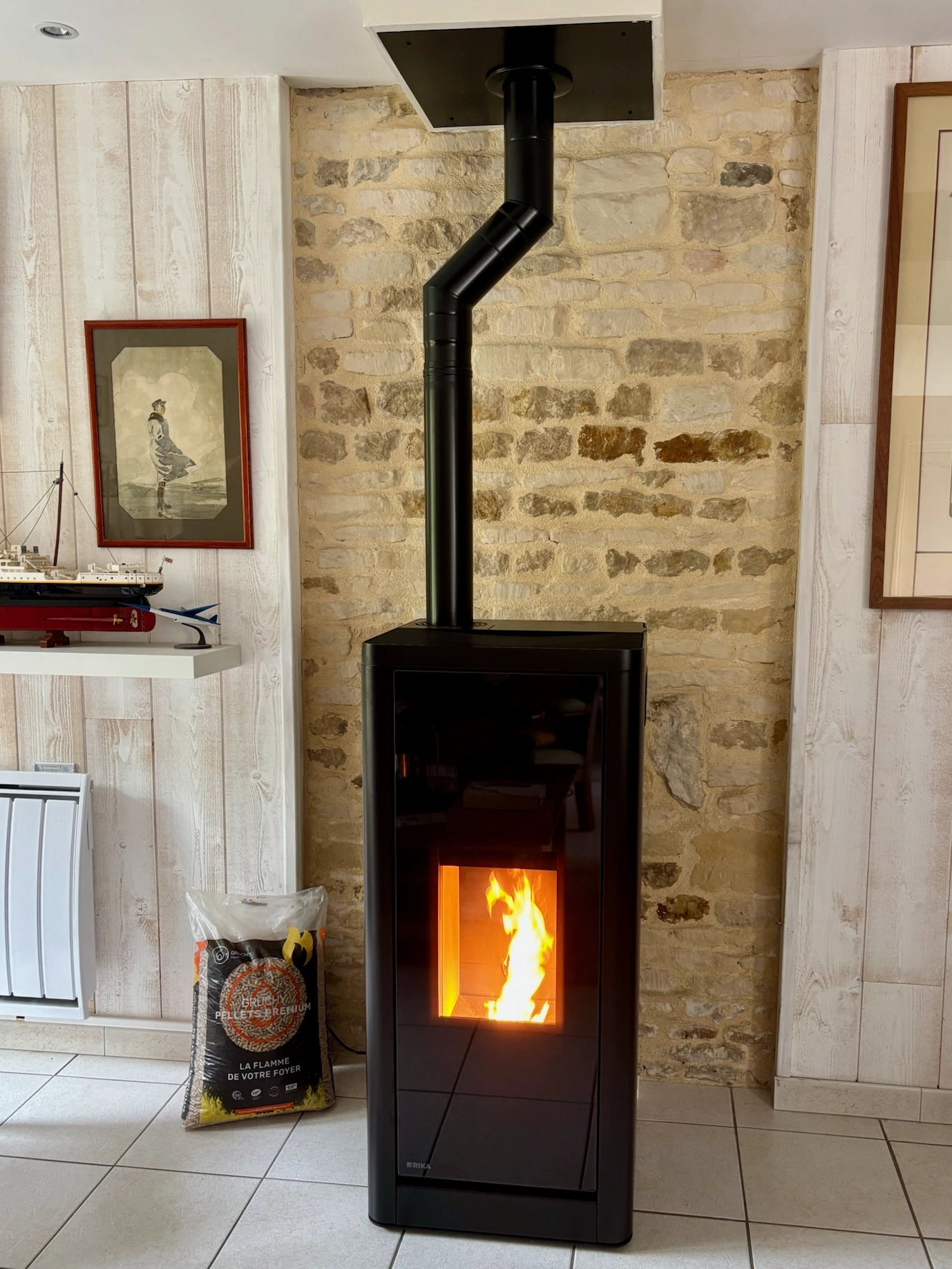 Poêle à granulés Rika Sumo installé chez un particulier à Verson