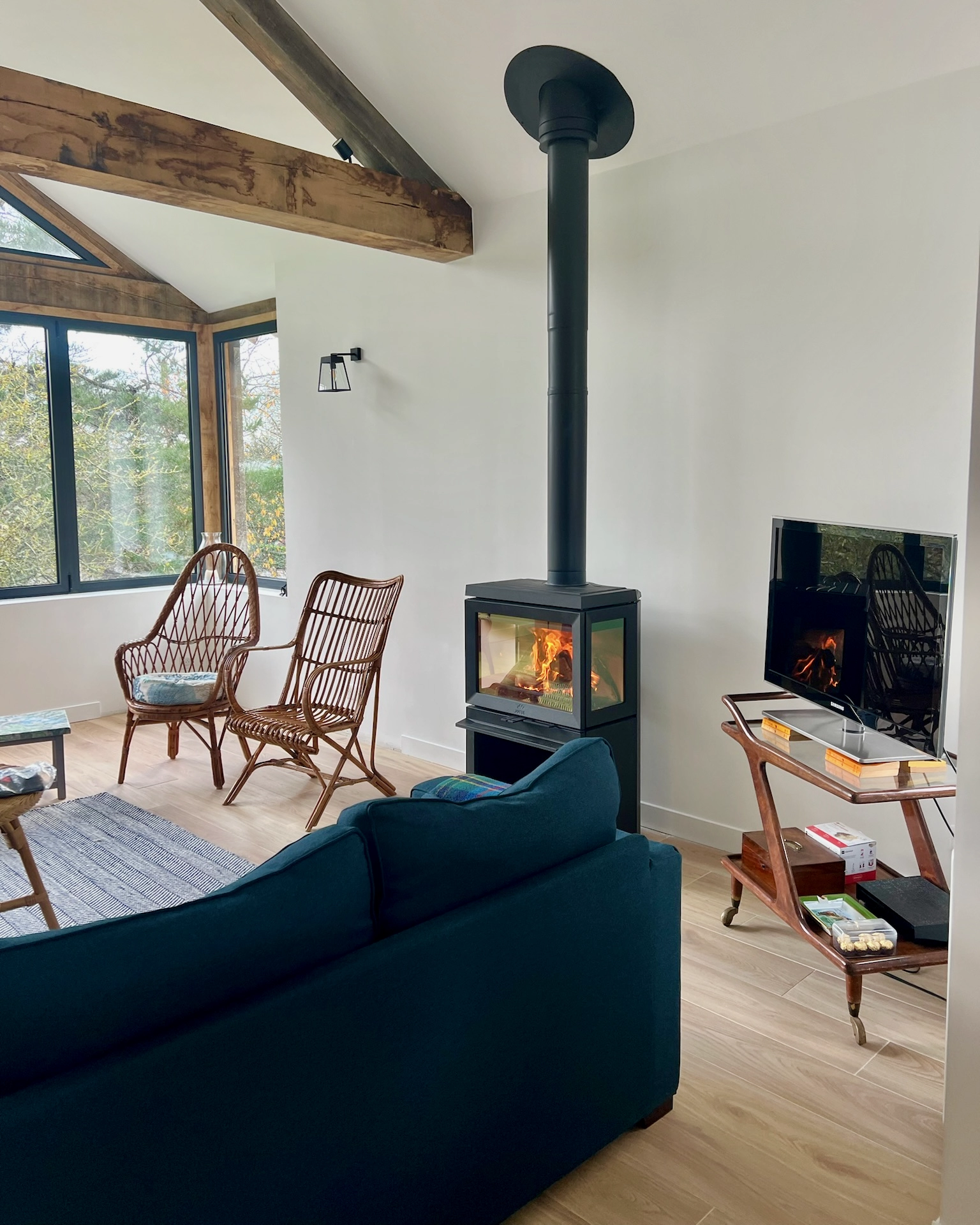 Aménagement d’un poêle à bois Jotul F520 dans le Calvados